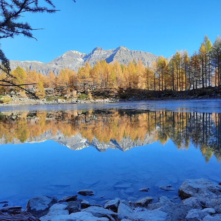 La magia del Lago Lagazzuolo in autunno