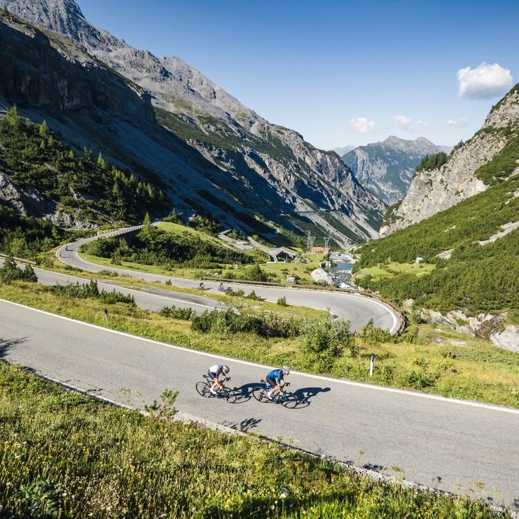Loop Route: Bormio – Umbrail Pass – Santa Maria Prato allo Stelvio – Stelvio Pass – Bormio