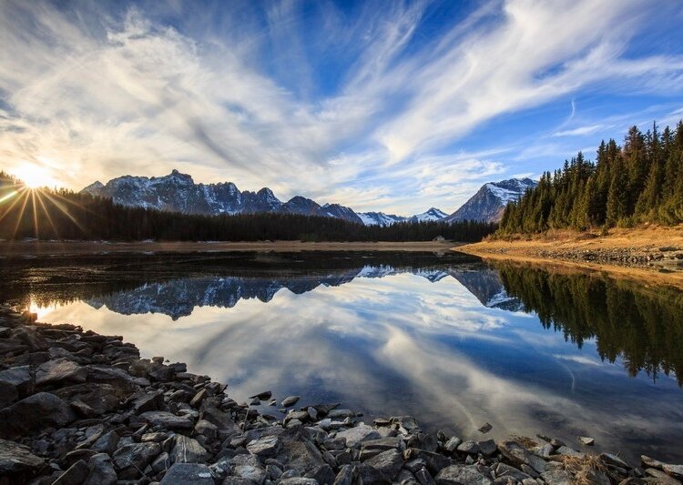 Palu' Lake, a blue pearl in the center of Valmalenco.