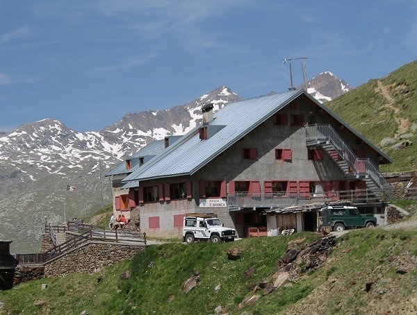 Rifugio Branca with joëlette