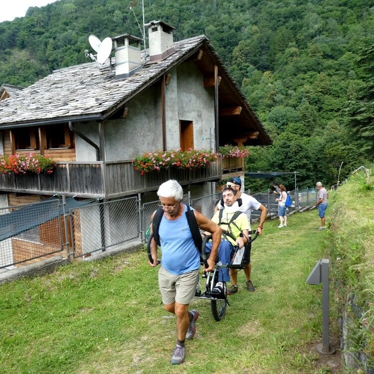 Savogno mit Joelette
