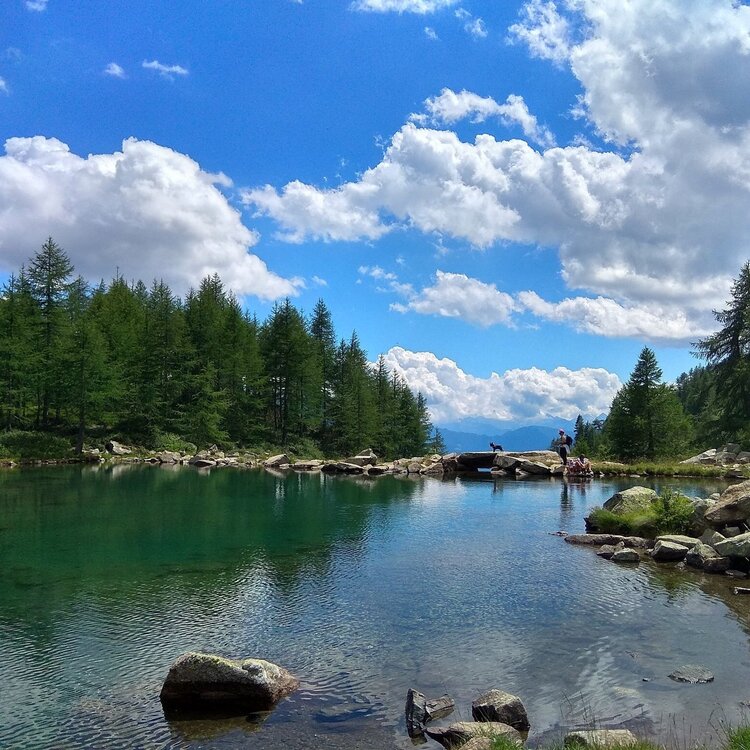 Überblick über Eita und den See der verstreuten Gewässer